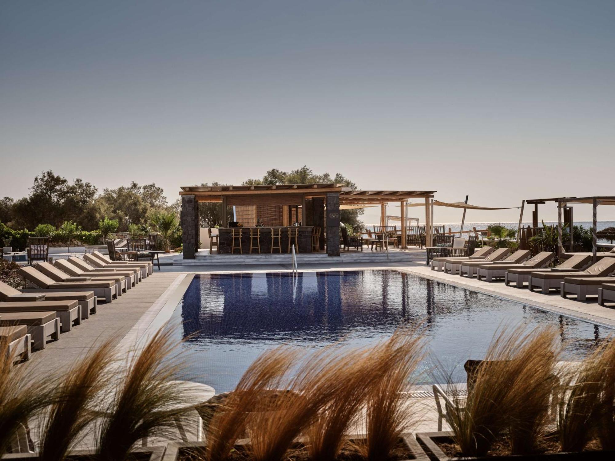 Sea Breeze Santorini Beach Resort, Curio By Hilton Agios Georgios  Exterior photo