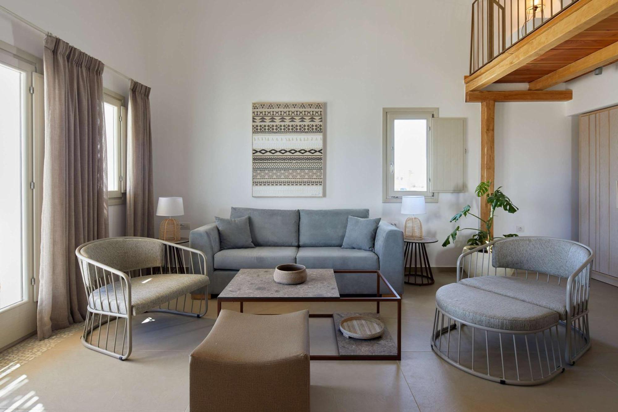 Sea Breeze Santorini Beach Resort, Curio By Hilton Agios Georgios  Exterior photo