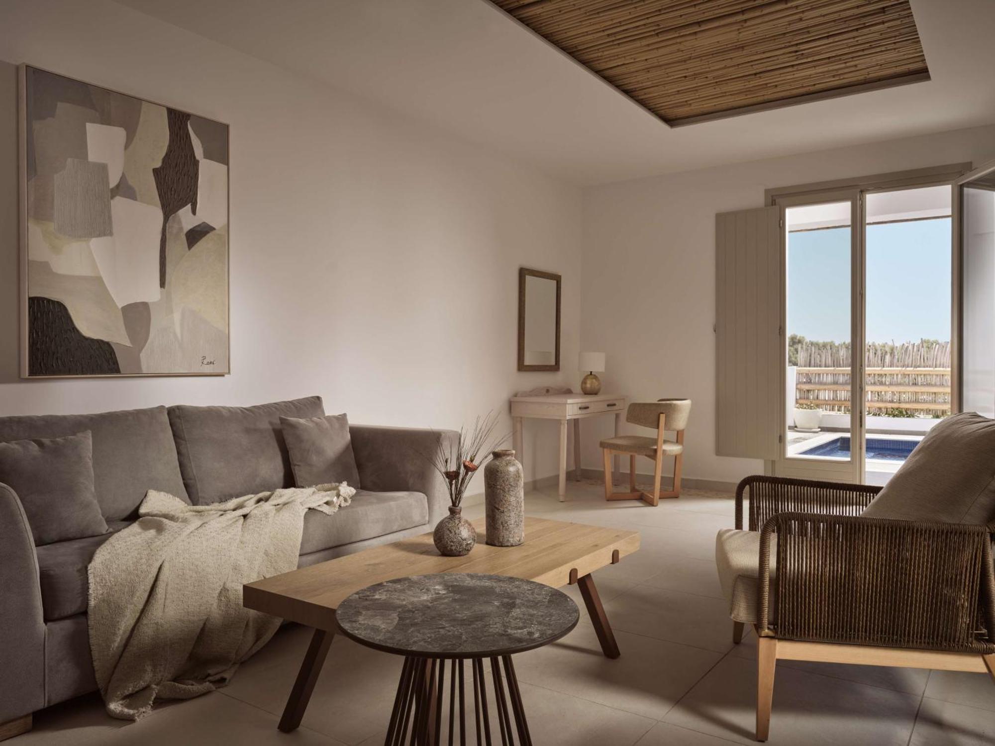 Sea Breeze Santorini Beach Resort, Curio By Hilton Agios Georgios  Exterior photo