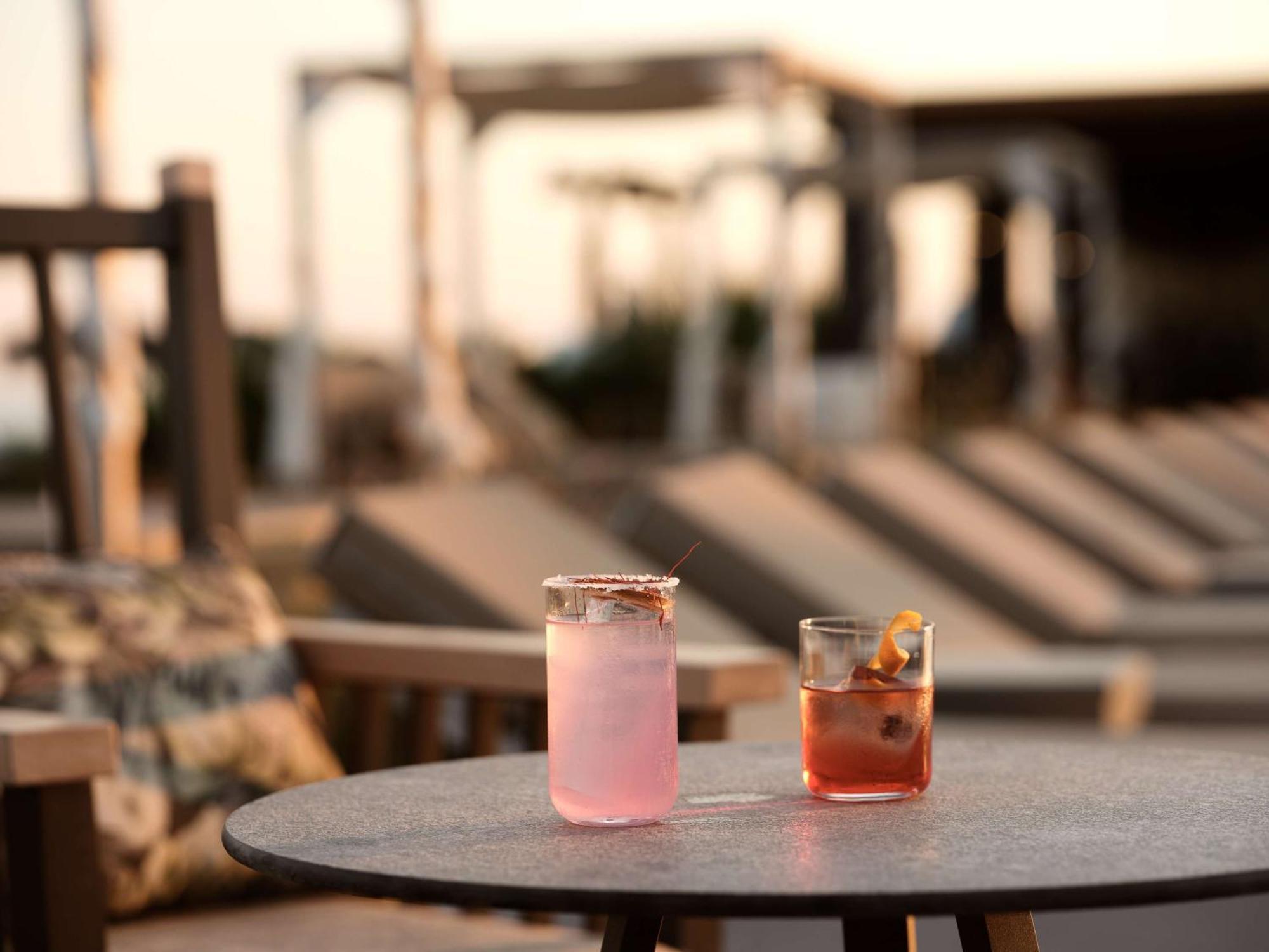 Sea Breeze Santorini Beach Resort, Curio By Hilton Agios Georgios  Exterior photo