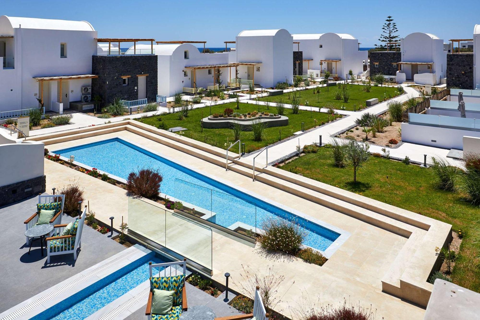 Sea Breeze Santorini Beach Resort, Curio By Hilton Agios Georgios  Exterior photo