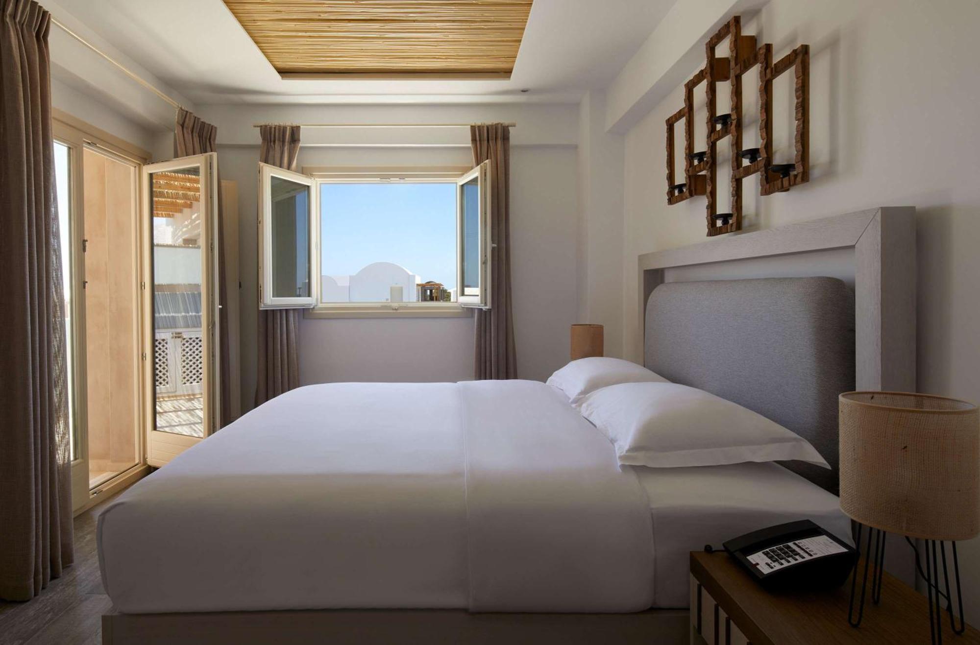 Sea Breeze Santorini Beach Resort, Curio By Hilton Agios Georgios  Exterior photo
